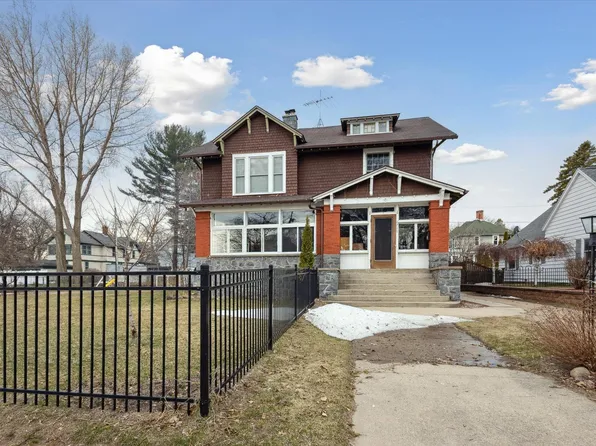 1711 1st St, Menominee, MI 49858