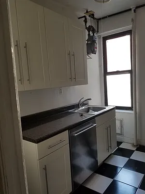 Rented by Metropolitan Property Group | media 17