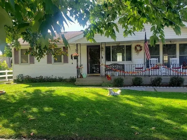 3433 Ed Vera Dr, Rockford, IL 61109