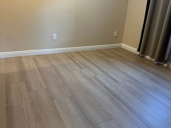 Second bedroom with it's own bathroom