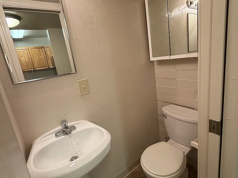911 N Euclid Ave #207 — Photo 5