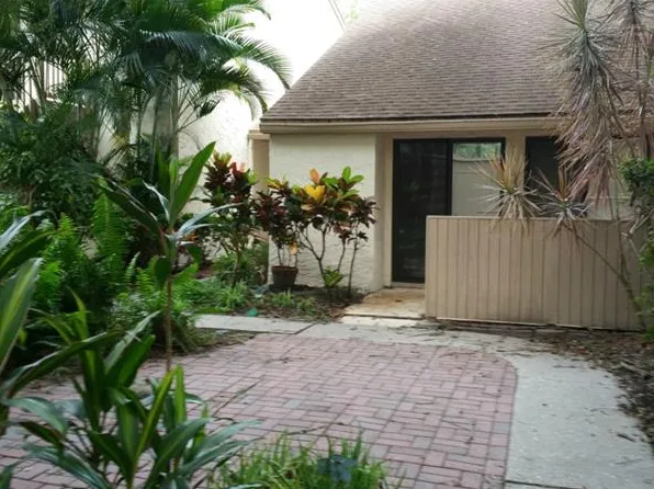 654 Bird Bay Cir #72-11, Venice, FL 34285