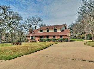 1800 Shadowbrook Cir, Round Rock, TX 78681