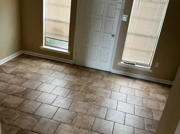 111 Cedar Ln, Jackson, MS 39212