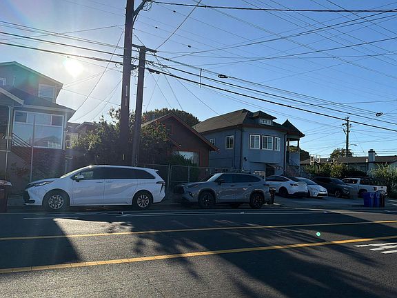 3rd image of 4218 West St