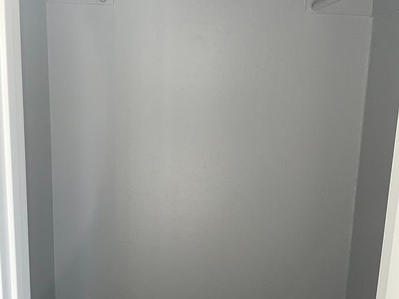4th image of 642 Caliente Dr APT 21
