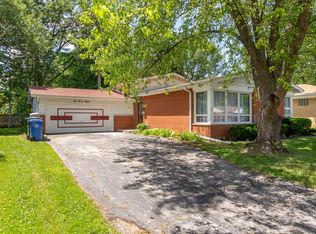 668 S 5th Ave, Des Plaines, IL 60016