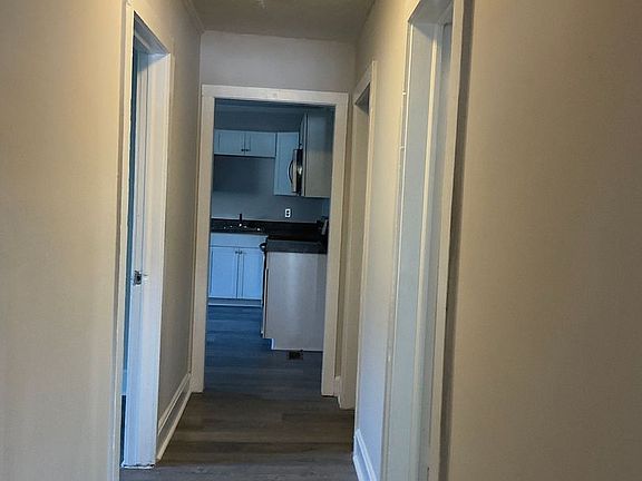 4th image of 1907 Parkdale Ave