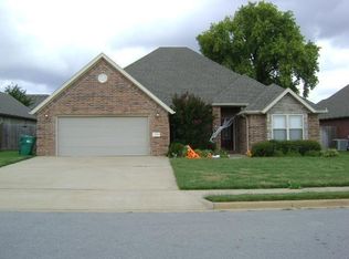 1251 Torbay Trce, Centerton, AR 72719