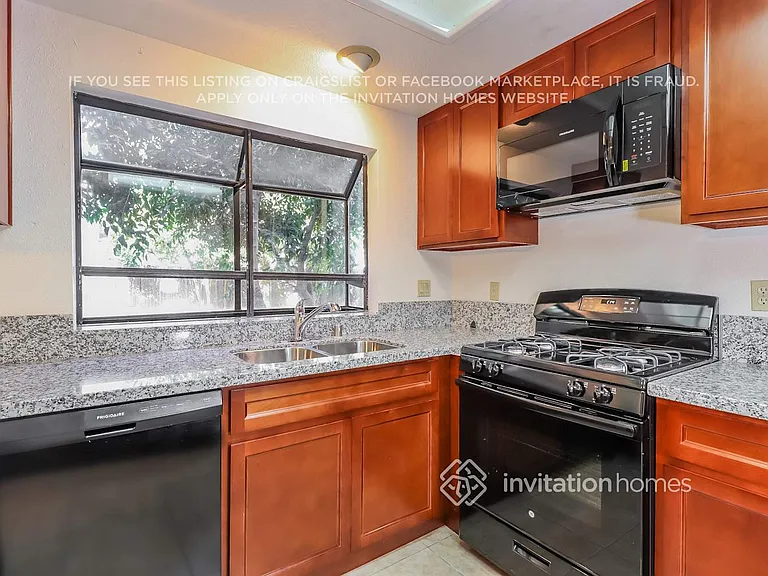 8186 Devon Park Ct — Photo 7