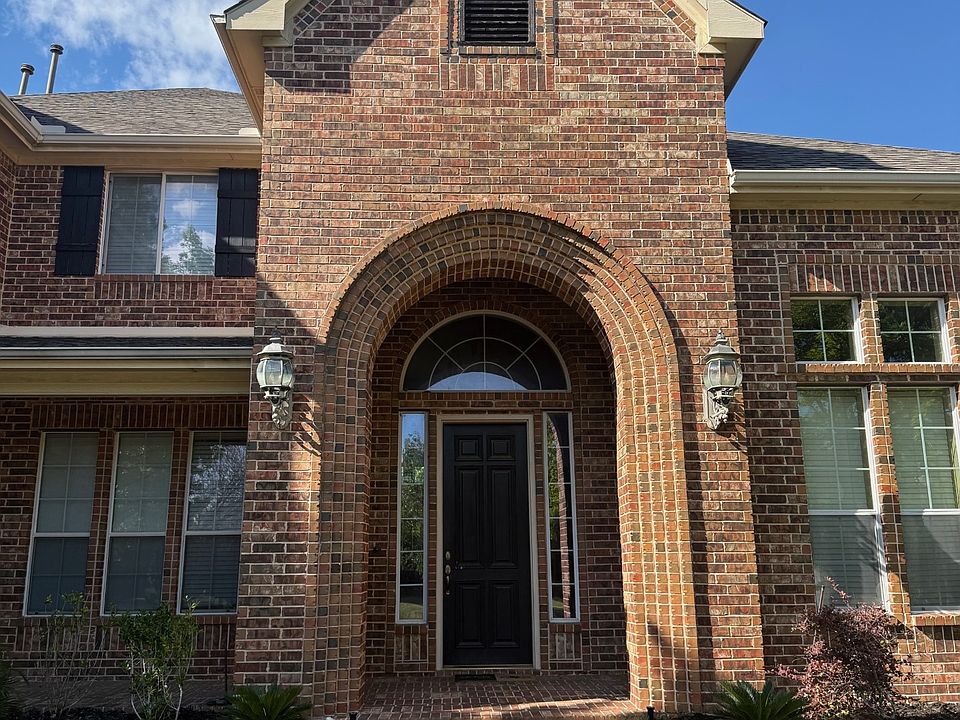 1st image of 321 Greenfield Dr