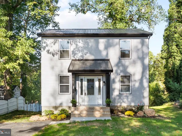 94 Mildred Ln, Aston, PA 19014