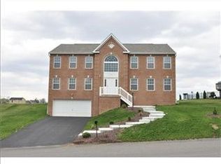507 W Spring Grove Blvd, Rostraver Township, PA 15012