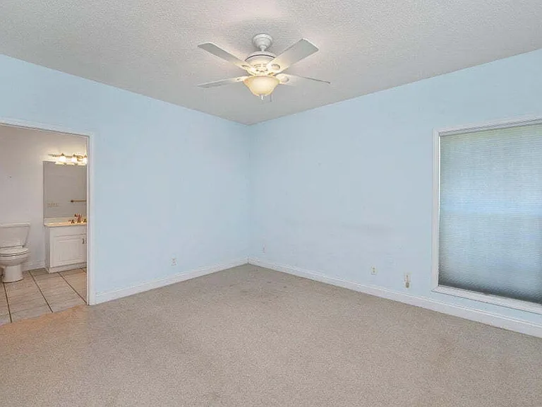322 Crescent Dr — Photo 14