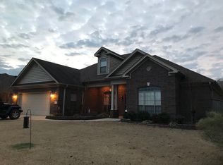 3281 Heritage Farm Dr, Benton, AR 72015