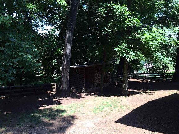 4th image of 2200 Essex Ln