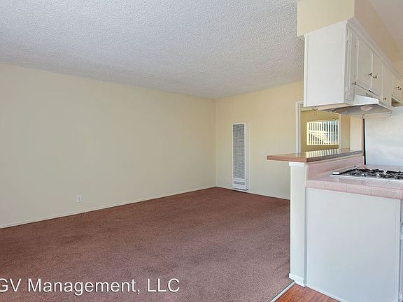 5th image of 842 Elm Ave APT 203