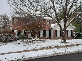 7364 Stream Valley Ct, Saint Louis, MO 63129