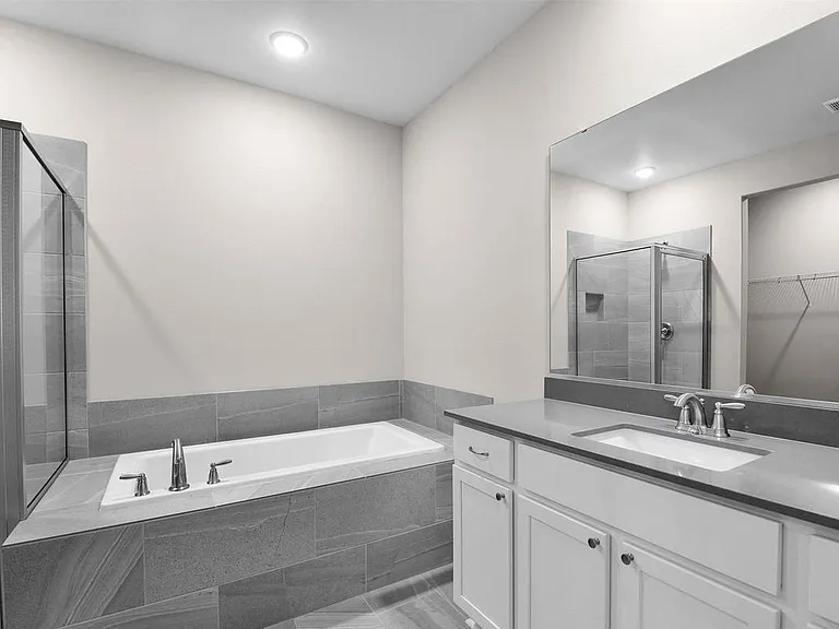 512 Tanner Ave — Photo 3
