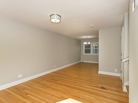 3rd image of 1427 N Harlem Ave APT C