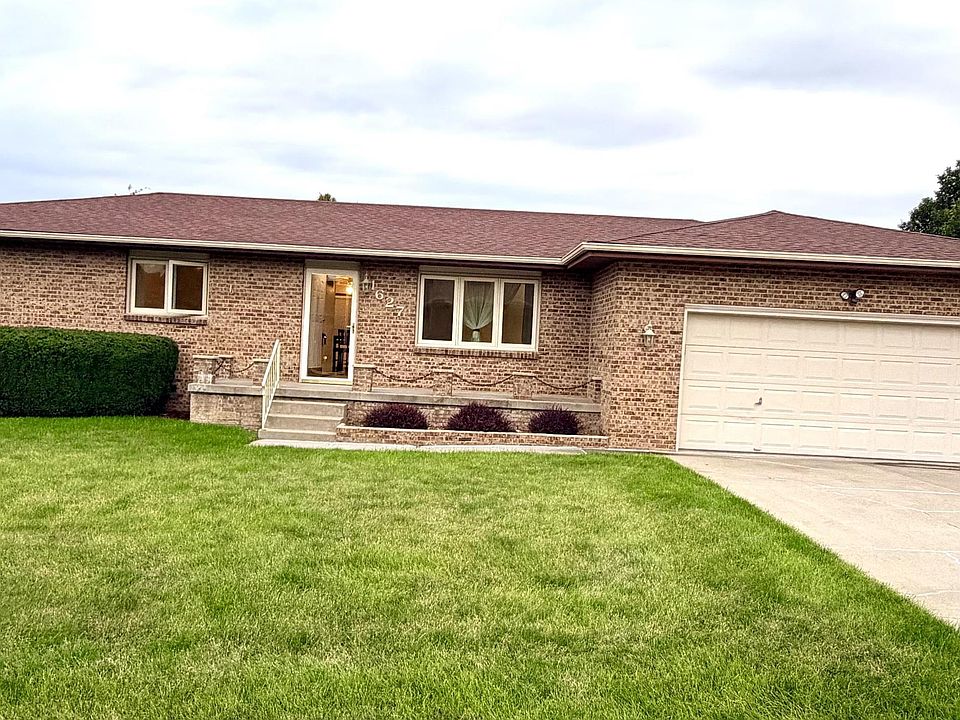 1st image of 1627 W Berry Hill Dr