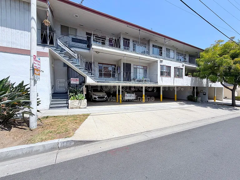 1168 N Curson Ave #2 — Photo 11