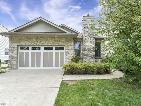 319 Canterbury Rd, Bay Village, OH 44140