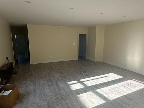 4th image of 1934 University Ave APT 2
