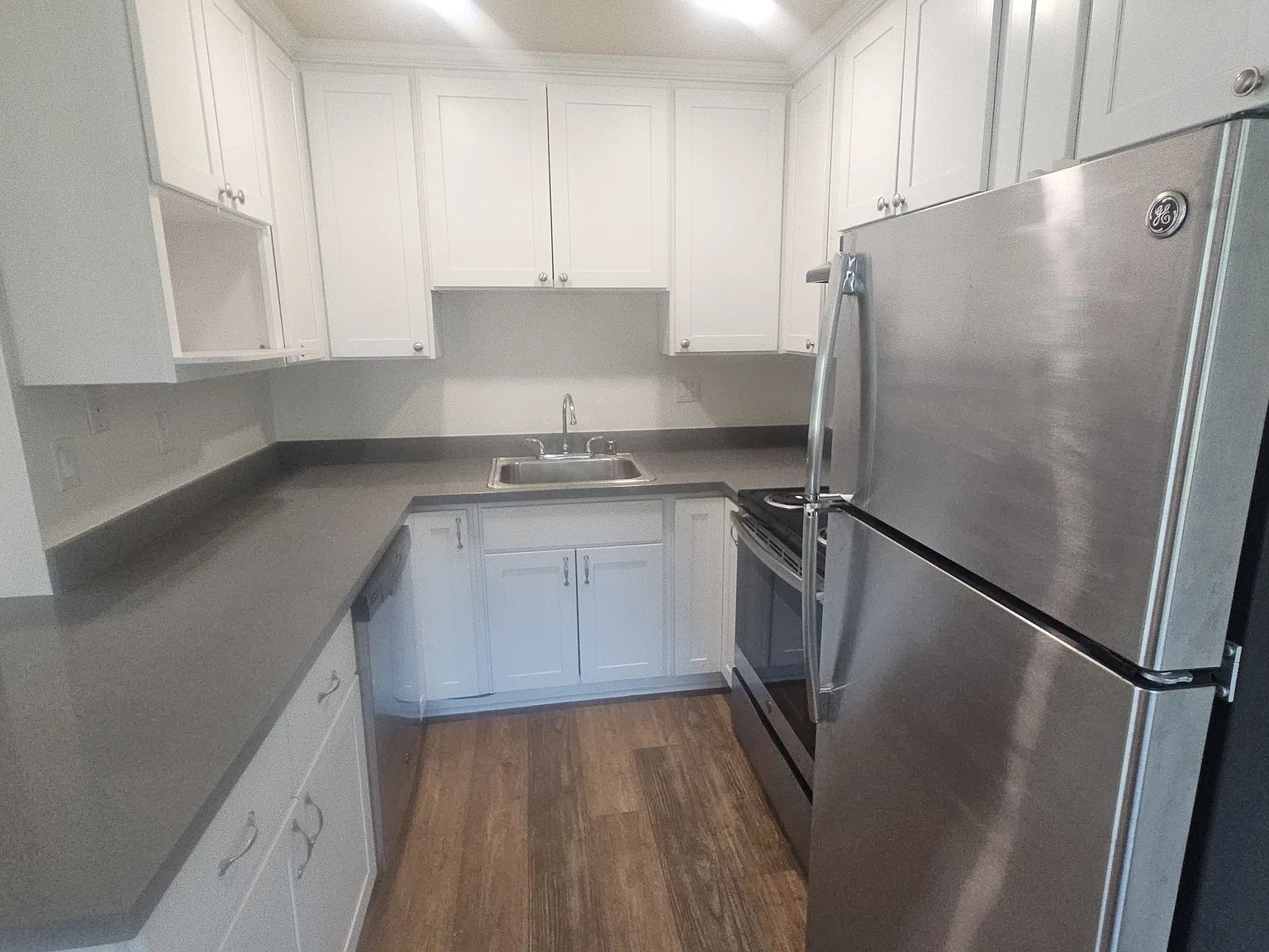 2 bed, 900 sqft, $2,800 — Photo 2