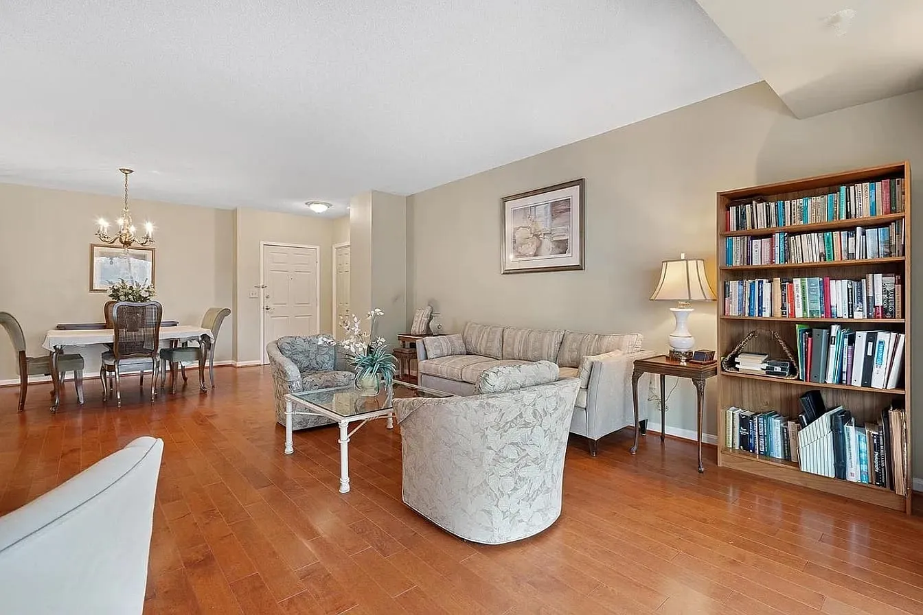 2 bed, 1128 sqft, $2,650 — Photo 4