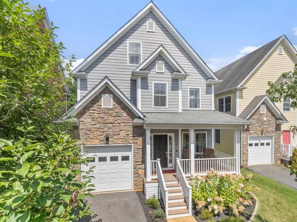 115 Blincoe Ln, Charlottesville, VA 22903