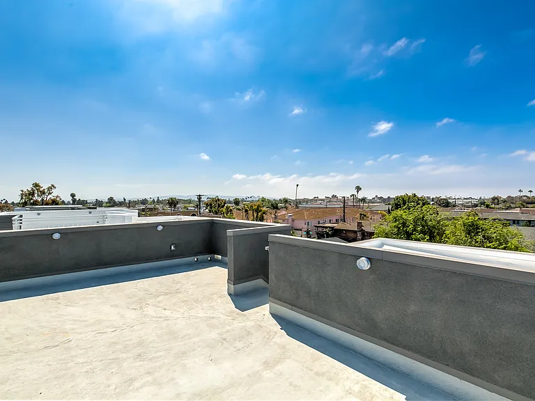 2068 Maple Ave #C — Photo 1