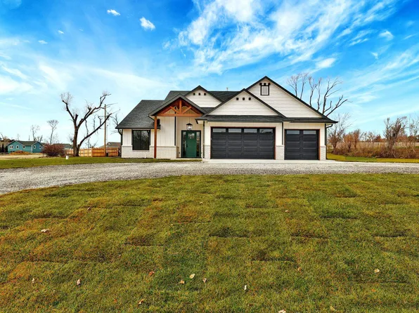 1401 S Aldrich Dr, Andover, KS 67002