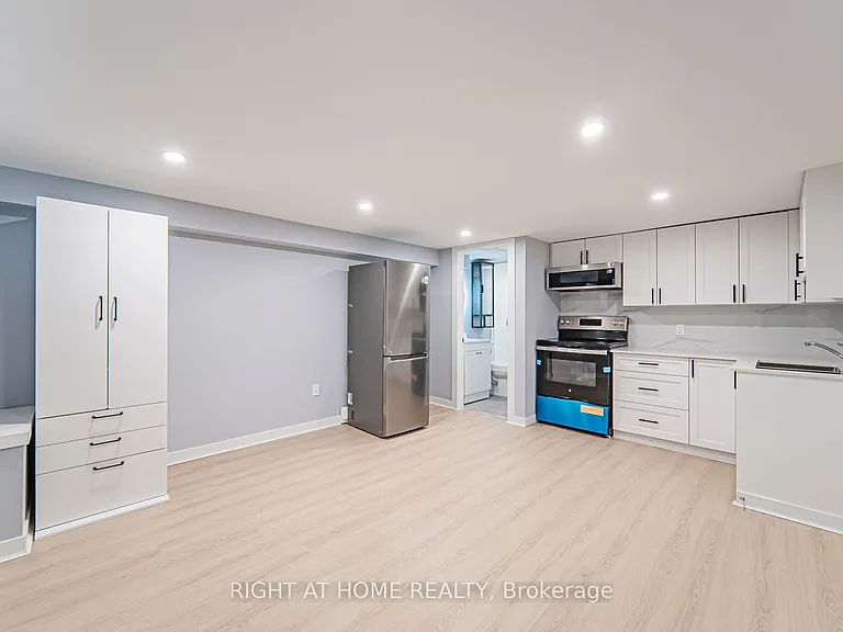 250 Beechy Dr #BASEMENT — Photo 6