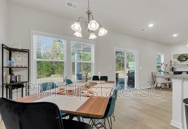 1110 Silverbend Trl — Photo 13