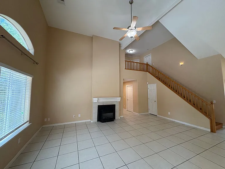 703 W Russell Ave — Photo 25
