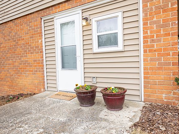 4th image of 3615 Parliament Lane