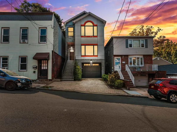 145 Bleecker Street image 2 of 39