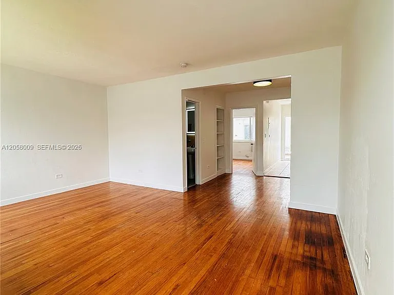 2045 Calais Dr #7 — Photo 3