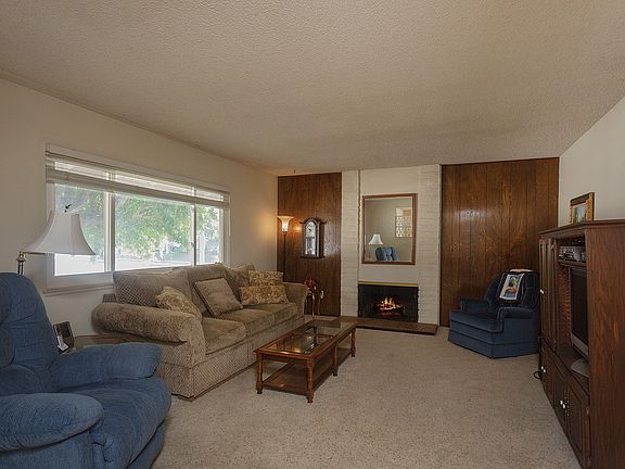 3rd image of 3793 Danmont Ct