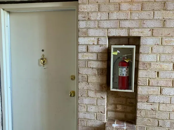 2911 Charing Cross Rd APT 10, Falls Church, VA 22042