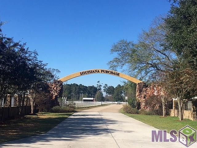 2nd image of Thoroughbred Ln