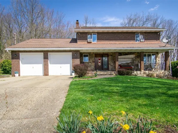 4 Prince Edward Ct, Endicott, NY 13760