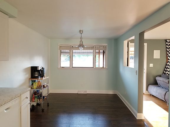 5th image of 77 Tillotson Ave