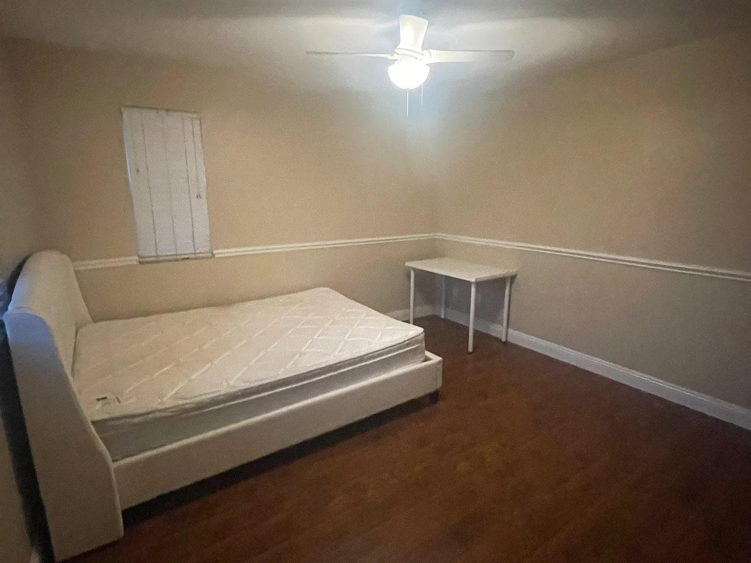 1 bed, 1000 sqft, $1,299 — Photo 2