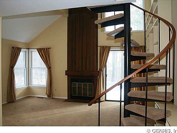 5th image of 10 Andrews Way