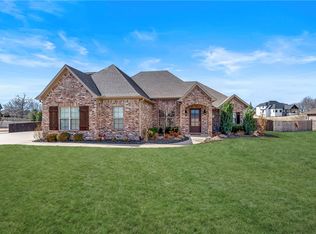 301 Cascade Ln, Cave Springs, AR 72718