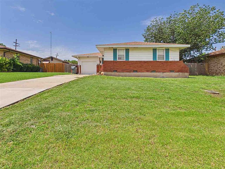 Listing photo 3