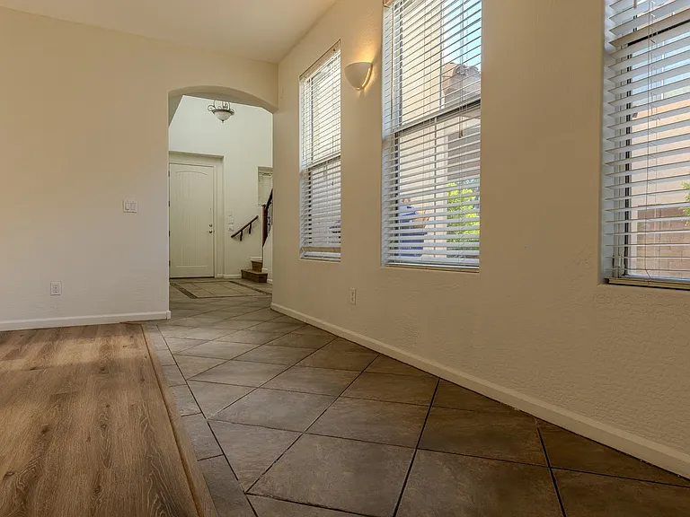 2051 E Carla Vista Dr — Photo 7