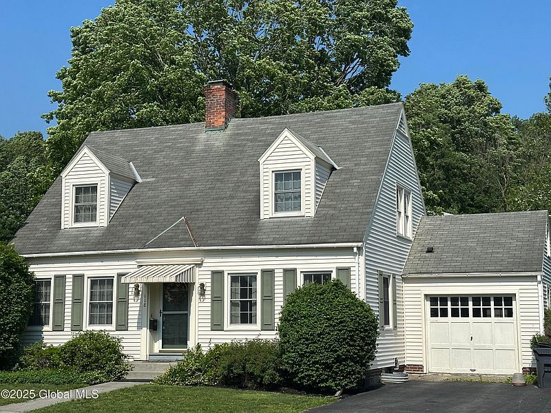 2nd image of 118 Main Street